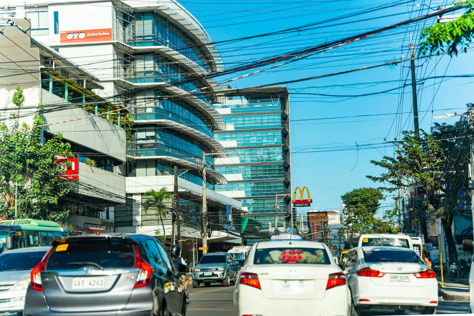 Traffic and everyday street life in Cebu City, Philippines